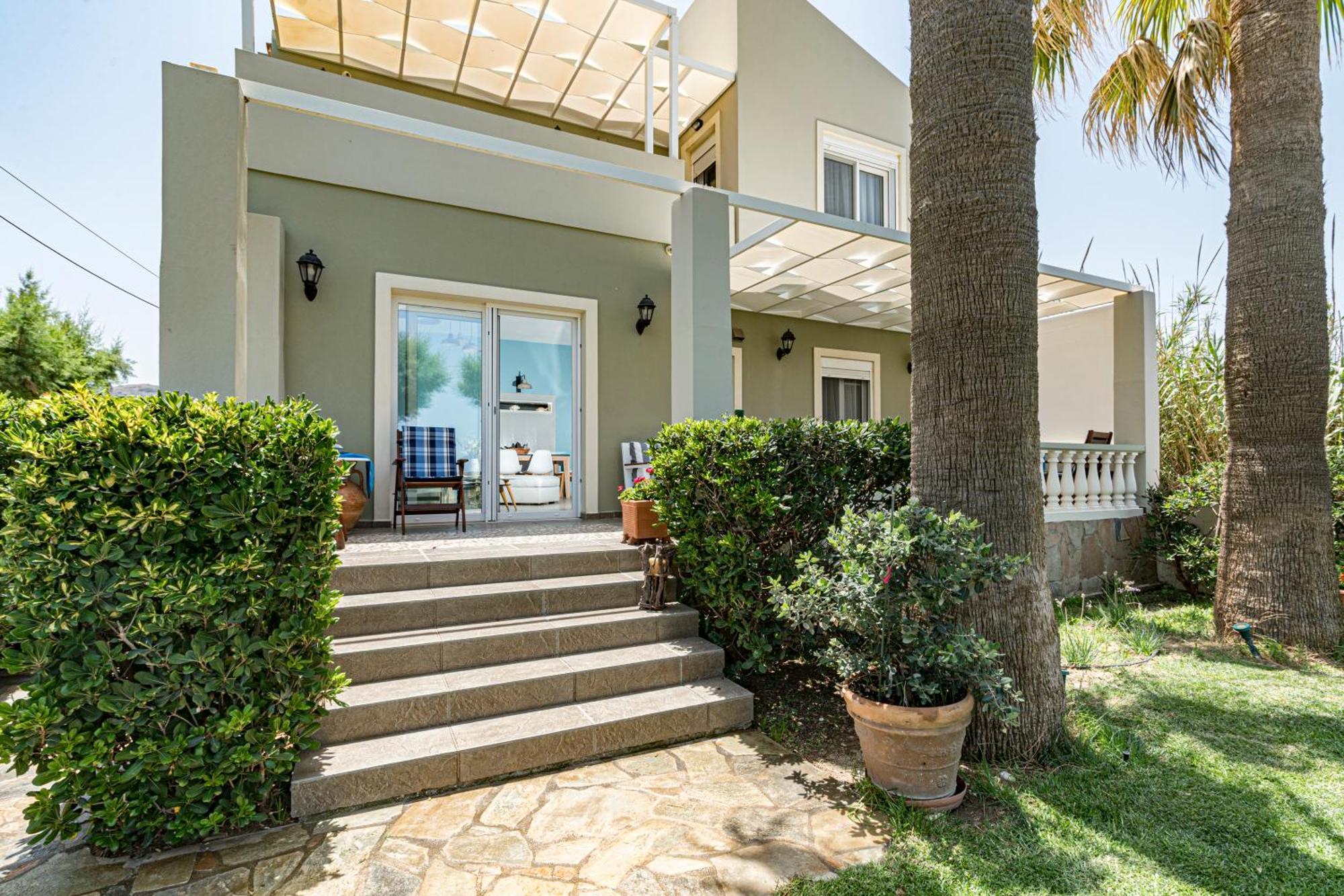 Big Blue Exclusive Beachfront Villa Kissamos Exterior photo