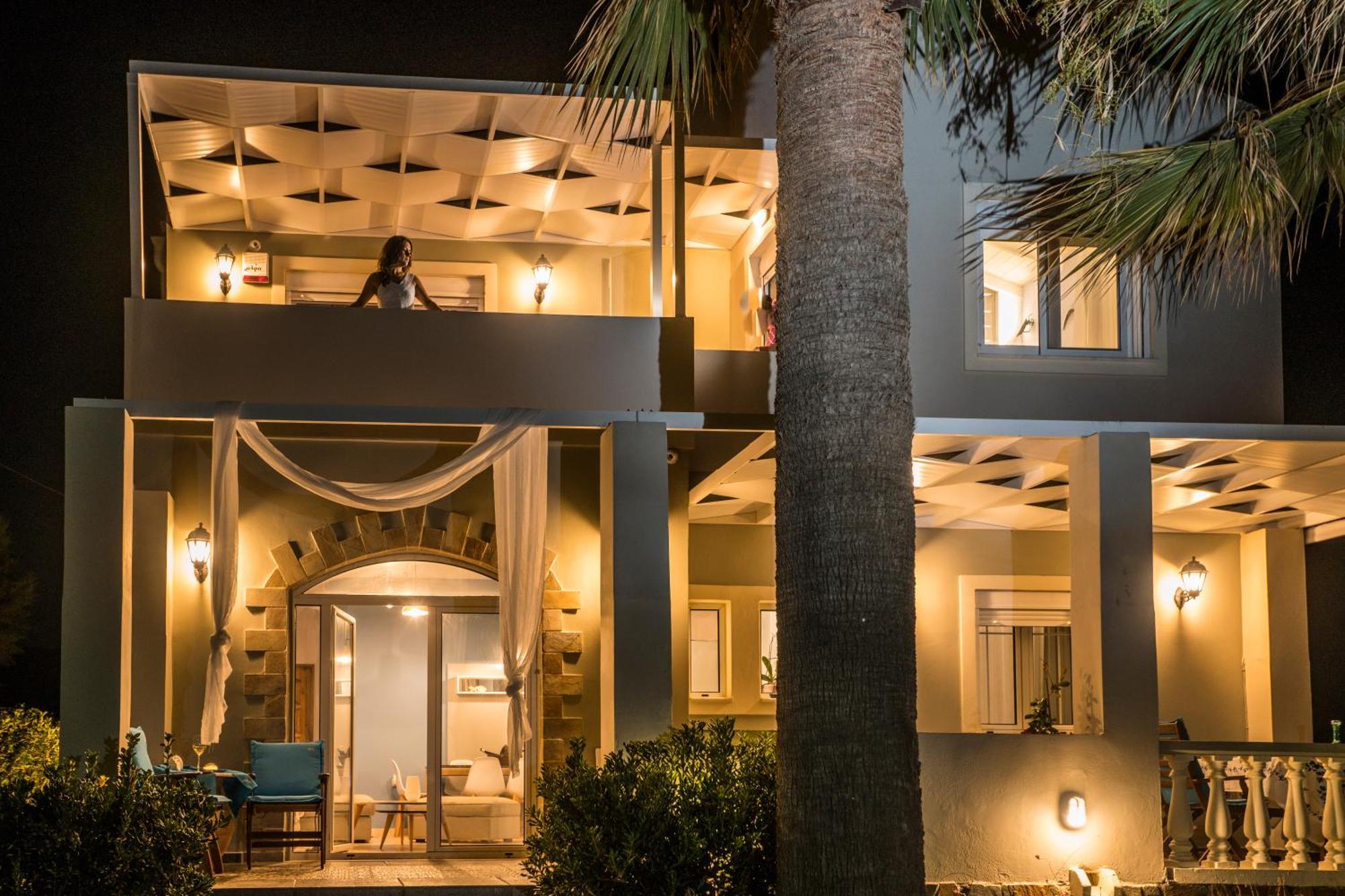 Big Blue Exclusive Beachfront Villa Kissamos Exterior photo