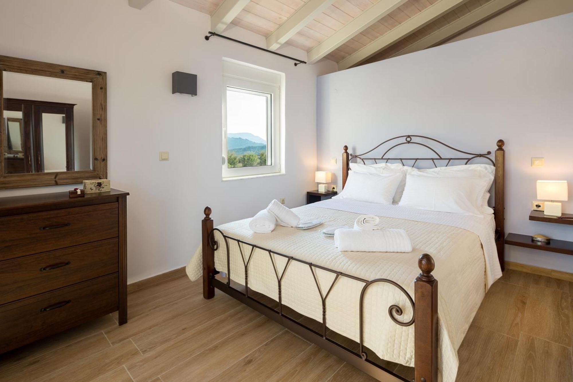 Big Blue Exclusive Beachfront Villa Kissamos Exterior photo
