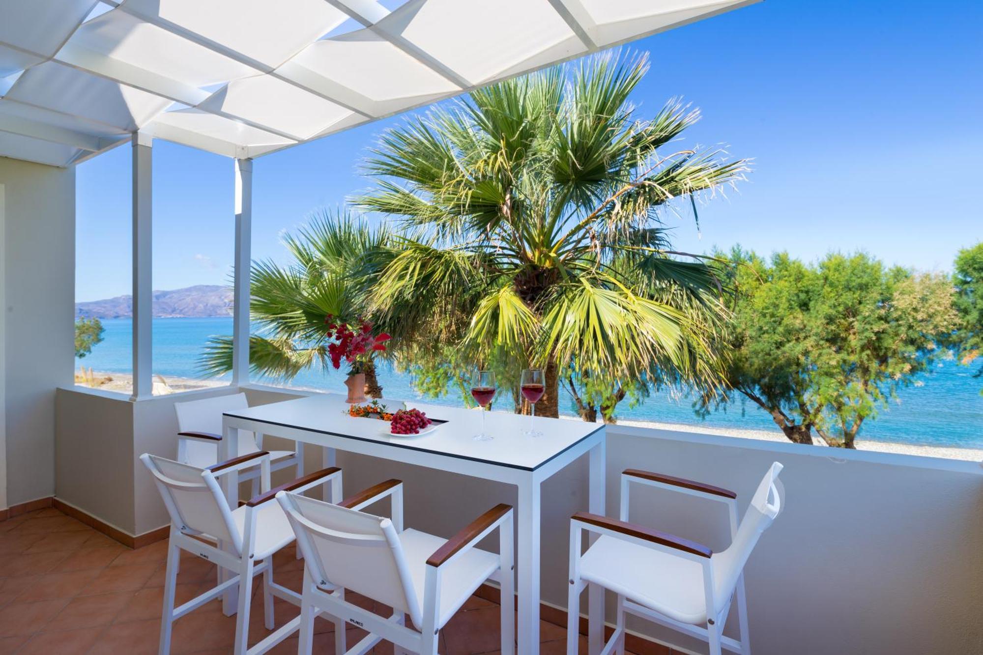 Big Blue Exclusive Beachfront Villa Kissamos Exterior photo